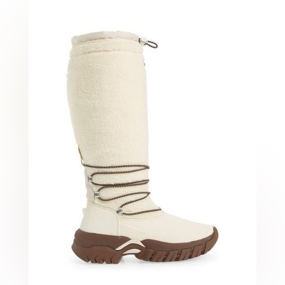 HUNTER
Women's White Wanderer Fleece Waterproof Tall Boot - Picture 2 of 10